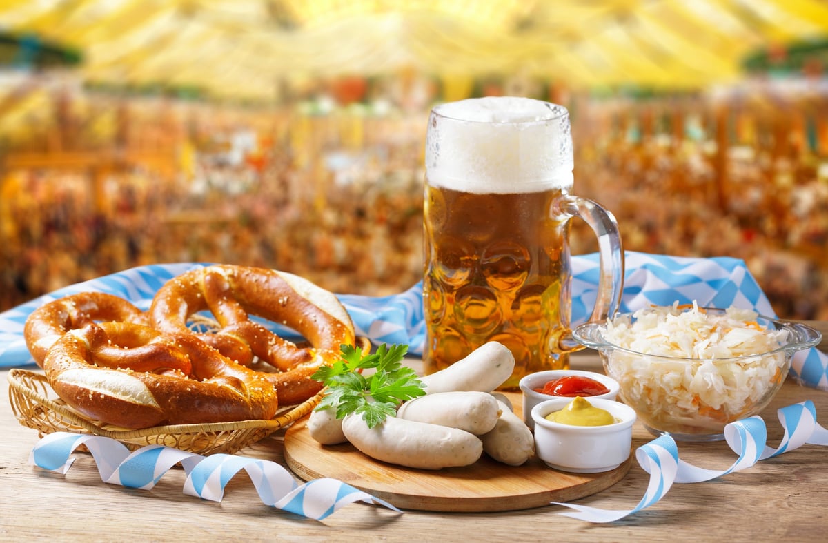 Biergarten mit Getränken